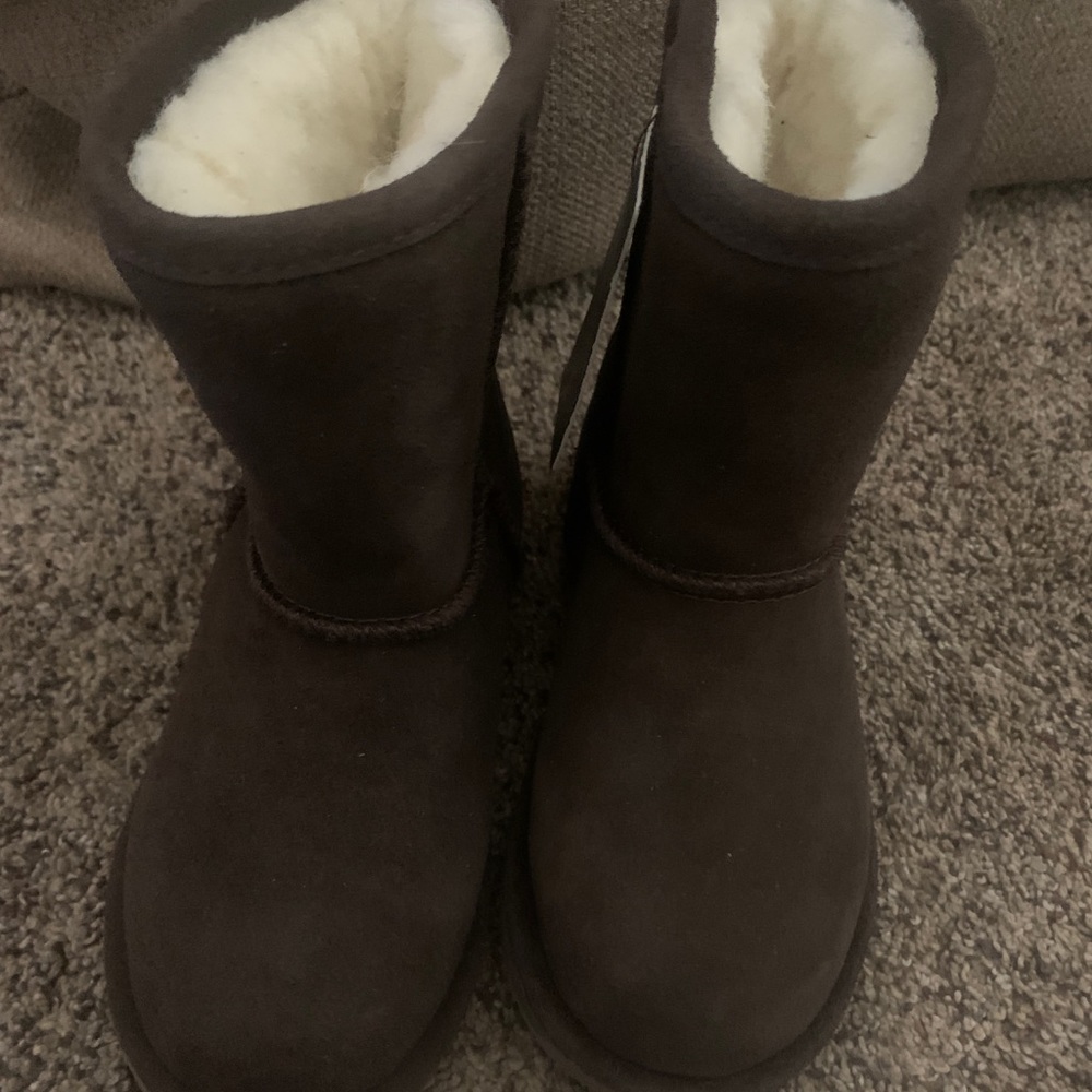 Toddler Size 10 Emu Boots brand new